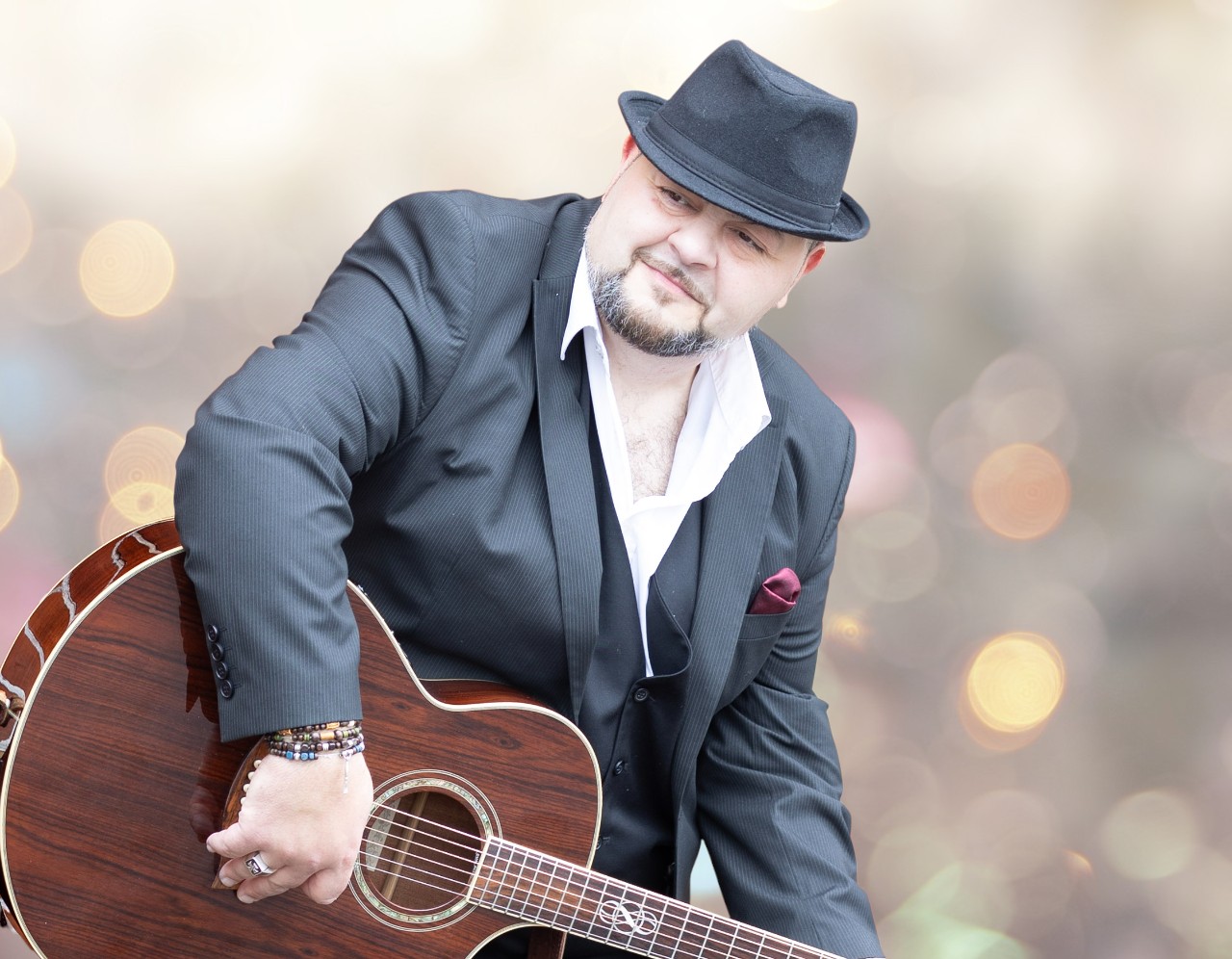 Demir Chakirov – DC's Live Music & Show